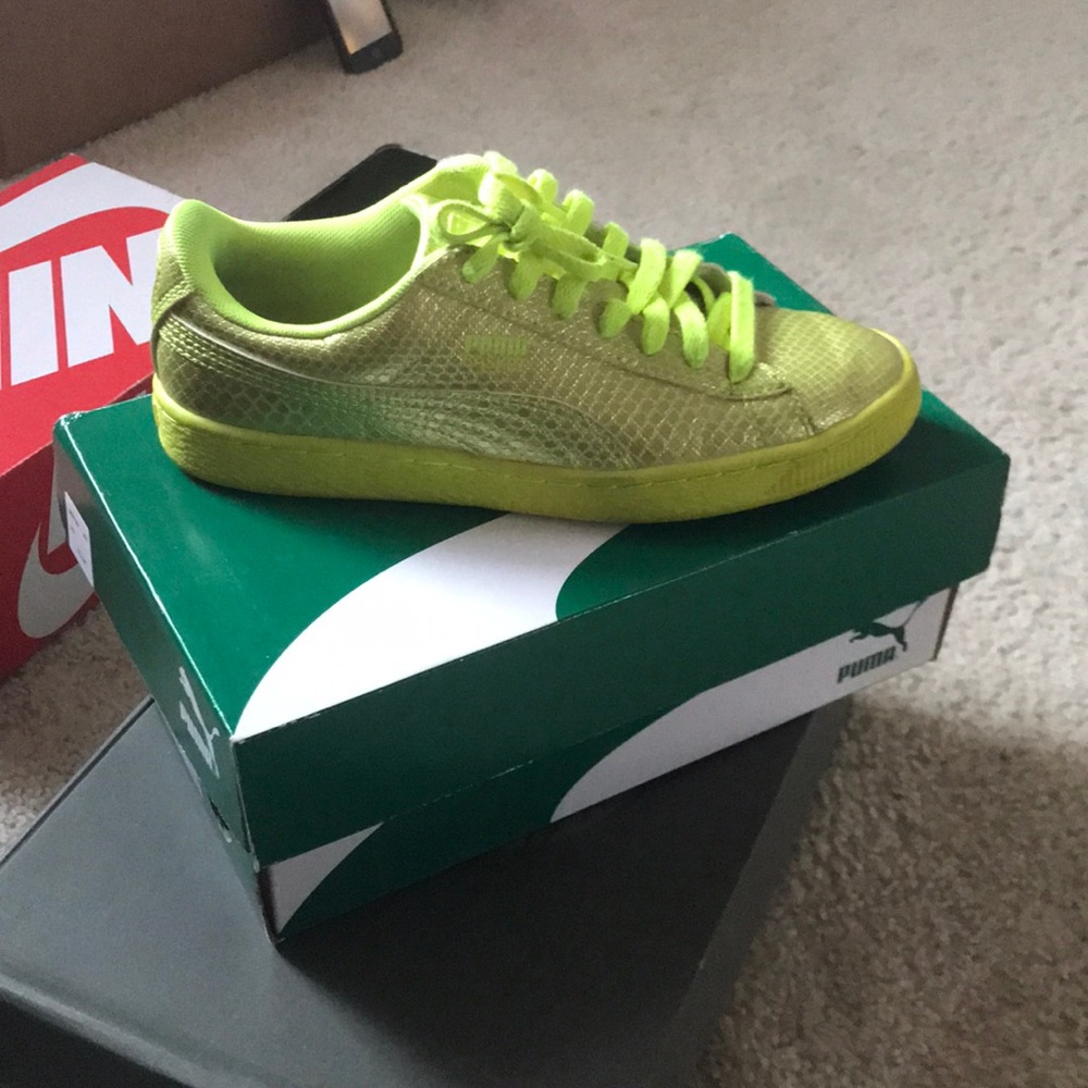 Safety yellow shoes